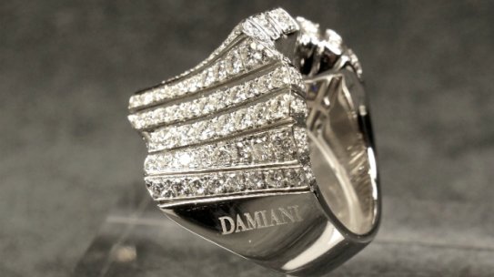 How to Authenticate Damiani Jewelry