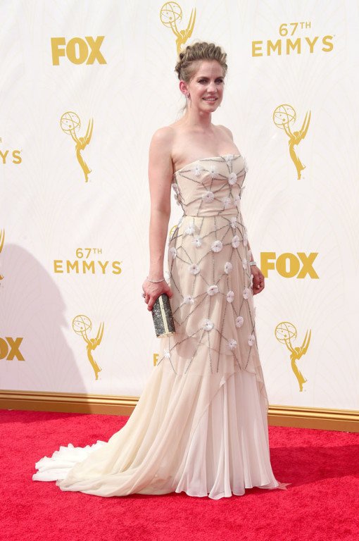 anna-chlumsky-emmys-2015