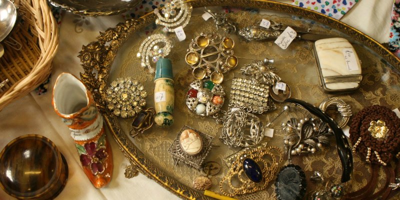 Antique-jewelry