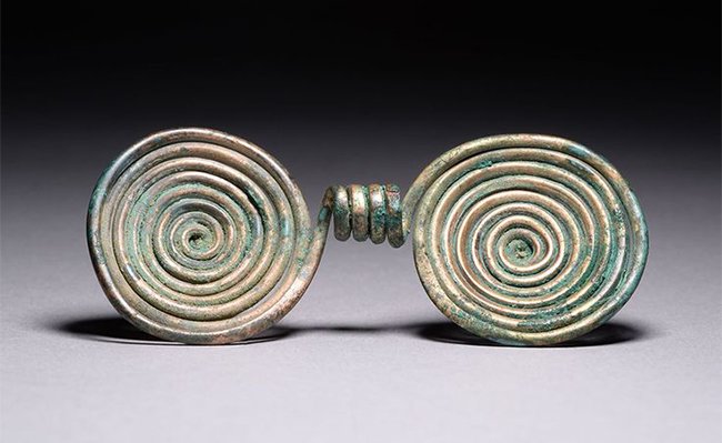 bronze age brooch