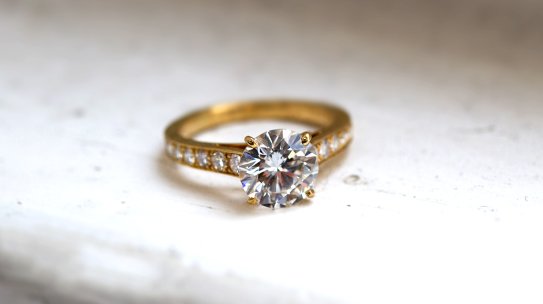 4 Reasons To Buy A Pre-Owned Engagement Ring