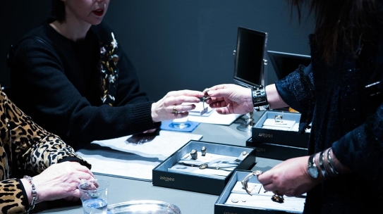 Why Shopping for Pre-Owned Jewelry is a Smarter Investment