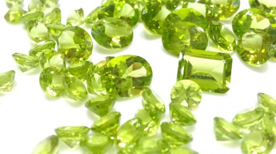 All About Peridot: The August Birthstone