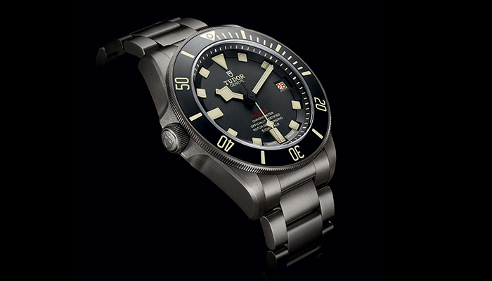 An example of a “Destro” watch by Tudor, the Pelagos LHD 