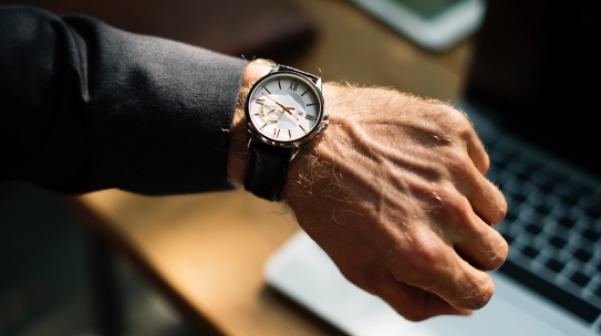 Which Hand Should I Wear My Watch On?