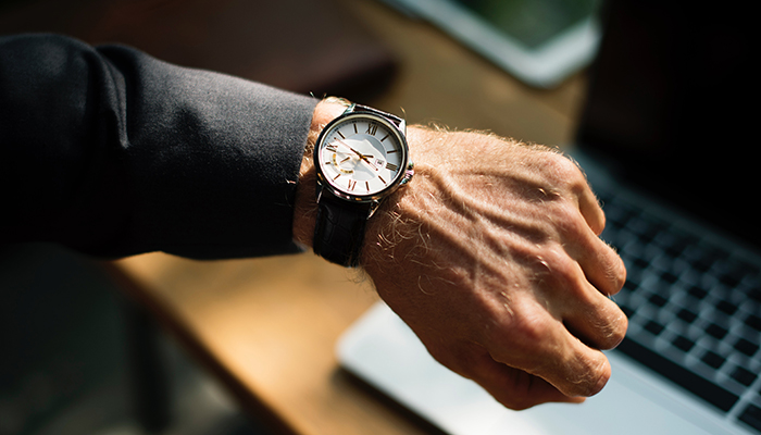 Which hand to wear your watch sale