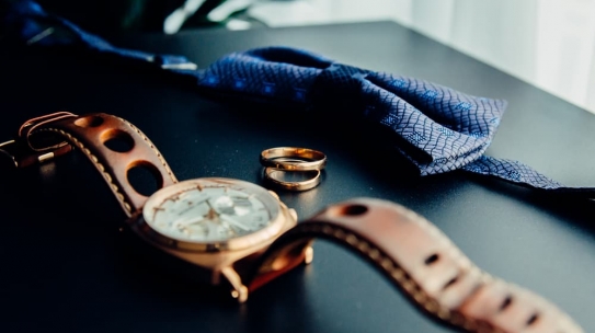 4 Essential Pieces of Jewelry for Men