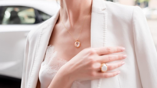 Fashion Jewelry vs. Luxury Jewelry: What’s the Difference?