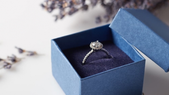 5 Questions to Ask Yourself When Buying Jewelry as a Gift