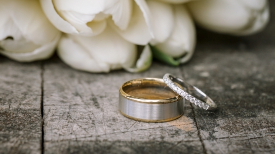 The Difference Between Wedding Bands and Luxury Wedding Bands