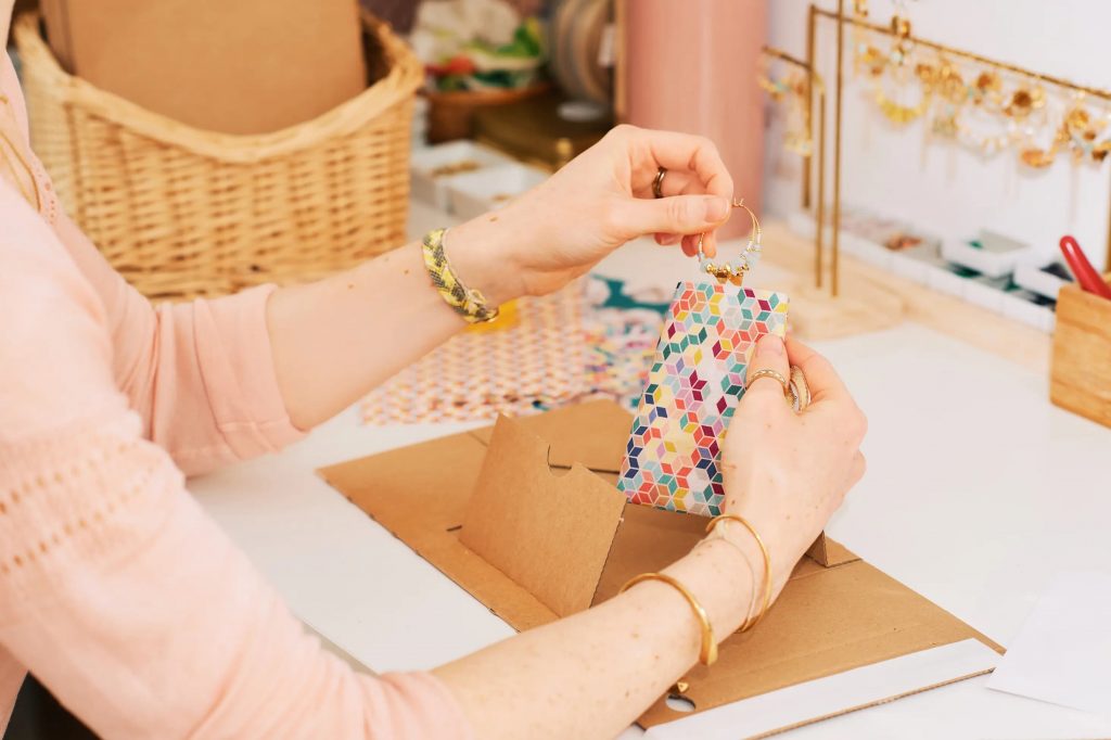 creative ways to organize jewels