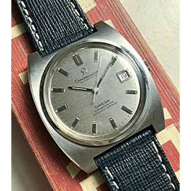 Vintage Omega Constellation Automatic Linen Textured Dial Cushion Case Watch