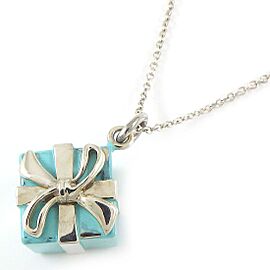 TIFFANY & Co 925 Silver Blue Gift Box Necklace B0387