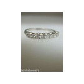 PLATINUM SINGLE CUT DIAMONDS LADIES RING SIZE 6.5