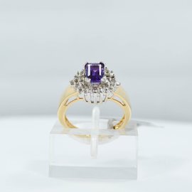 14K Yellow Gold Baguette Amethyst Ring