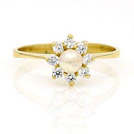 Women's Pearl Diamond Flower Ring in 18k Yellow Gold