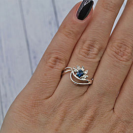 10k White Gold Fashion Ring Features Center Round Cut Blue Sapphire 0.10 TCW DIA