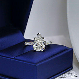 Precious Platinum Engagement Ring featured with 5.59ct. TCW Diamond