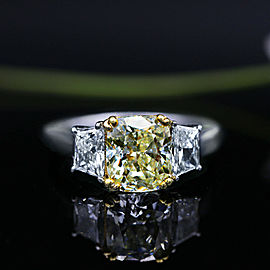 Platinum & Yellow Gold Engagement ring with 4.01ct. Diamonds