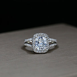 Beautiful 18k White Gold Engagement Ring with 5.00ct. Diamonds