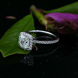 Charming 18k White Gold Engagement Ring featured with 2.13ct TCW Diamonds