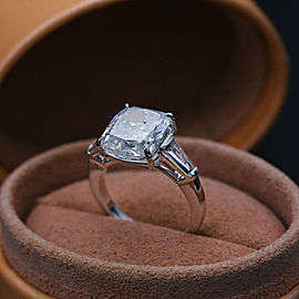 Platinum AGI Certified Engagement ring with 5.58ct. Diamonds