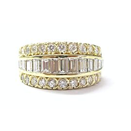 Round & Baguette Diamond Band Ring 18Kt Yellow Gold