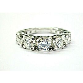 Round Diamond Engagement Ring 18Kt White Gold