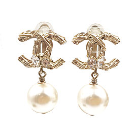 Chanel CC Gold Tone Metal Simulated Glass Pearl Dangle Clip on Earrings