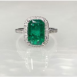 14K White Gold Emerald Cut Emerald Diamond Ring