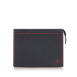 Louis Vuitton Taiga Pochette Voyage MM