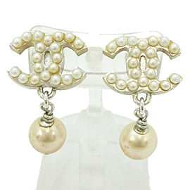 CHANEL Immitation Pearl/Metallic CC Logo Earrings