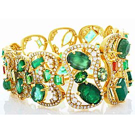 44.10 Carat Total Emerald Cut Emerald and Diamond Bracelet in 18 Karat Gold