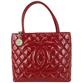 Chanel Red Quilted Patent Leather Medallion Zip Tote Bag 830cas17