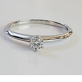 TIFFANY & CO. DIAMOND SOLITAIRE ENGAGEMENT RING PLATINUM .20CT H/VS1